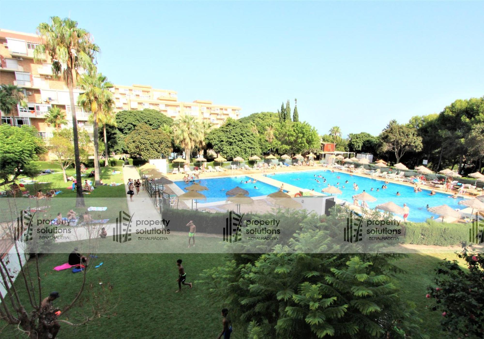 645 Aguila Apartamentos - Vista Al Mar - Cerca De Tren, Restaurantes, Tiendas - Playa A 10 Min Caminando Benalmádena Esterno foto